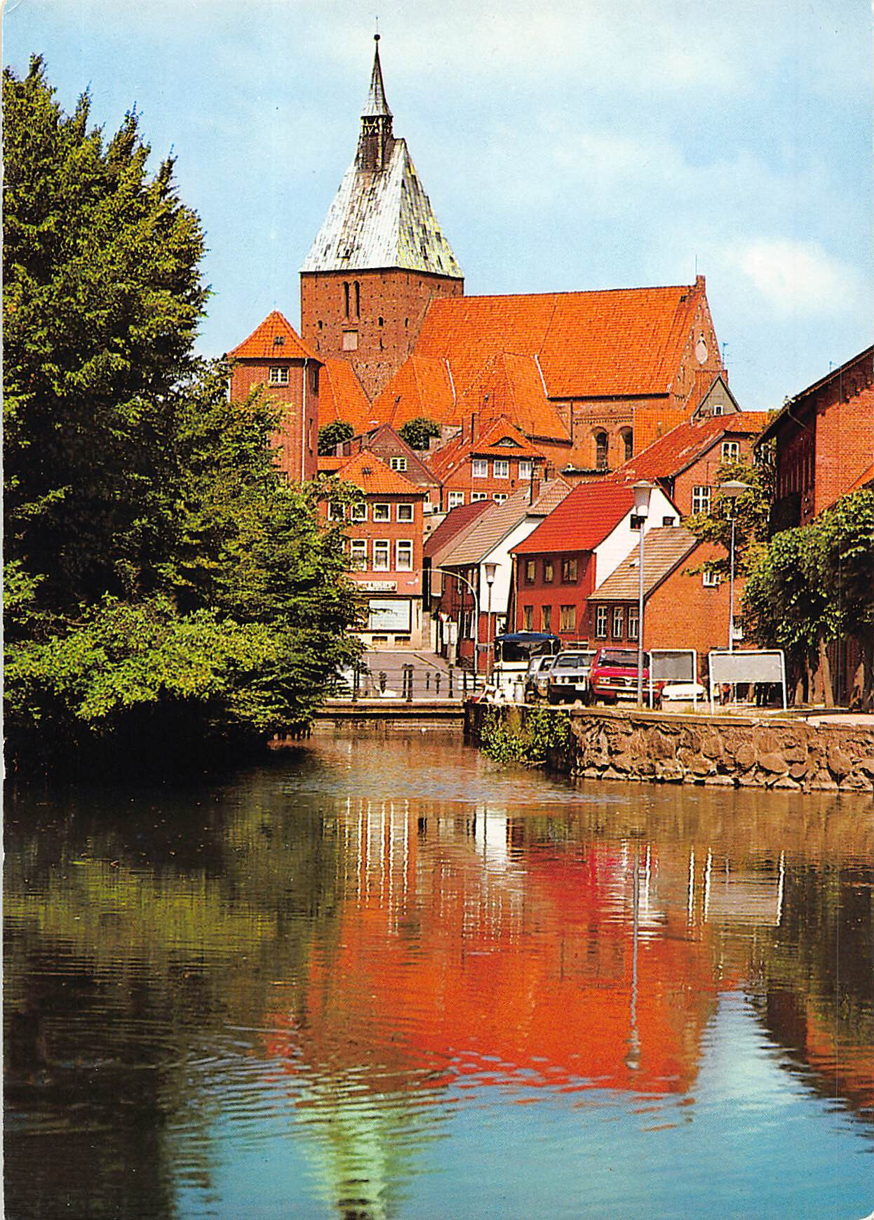Mölln – Blick auf die St. Nicolaikirche vom Wasser, 1980er Jahre