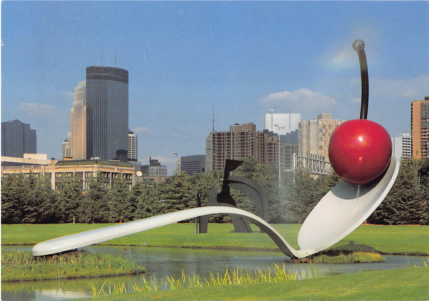 Minneapolis Sculpture Garden – Spoonbridge and Cherry, 1990er Jahre